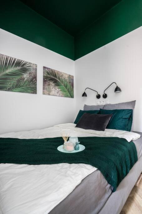 Golden In - Cozy And Stylish - Zabkowska B